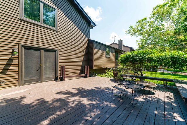 820 Long Meadow Drive, Schaumburg, IL 60193