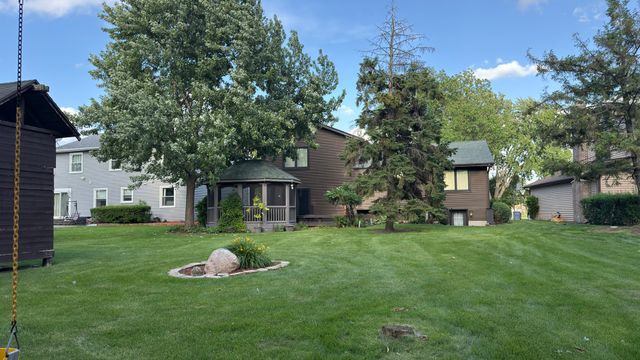 820 Long Meadow Drive, Schaumburg, IL 60193