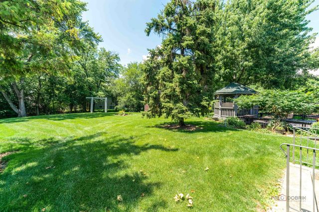 820 Long Meadow Drive, Schaumburg, IL 60193