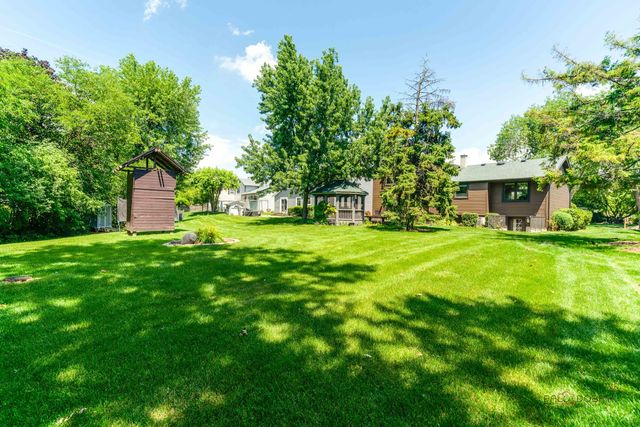 820 Long Meadow Drive, Schaumburg, IL 60193