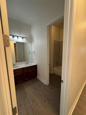 175 Senna DR, Dripping Springs, TX 78620