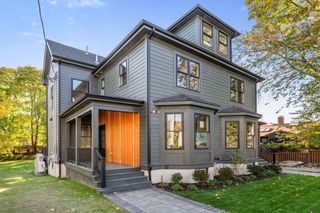 22 Broadway 22, Watertown, MA 02472