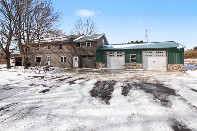 9631 Byron Road, Howell, MI 48855