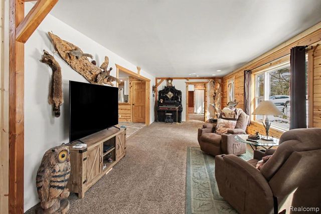 9631 Byron Road, Howell, MI 48855