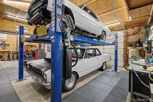 9631 Byron Road, Howell, MI 48855