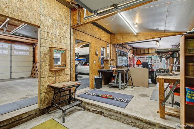 9631 Byron Road, Howell, MI 48855