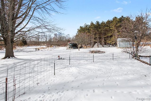 9631 Byron Road, Howell, MI 48855