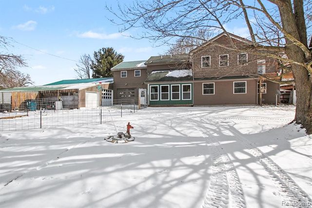 9631 Byron Road, Howell, MI 48855