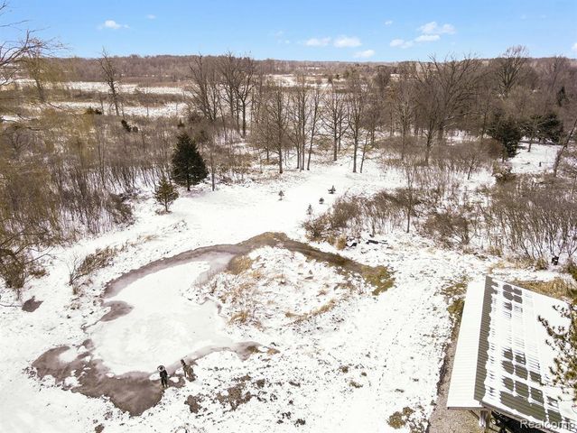 9631 Byron Road, Howell, MI 48855