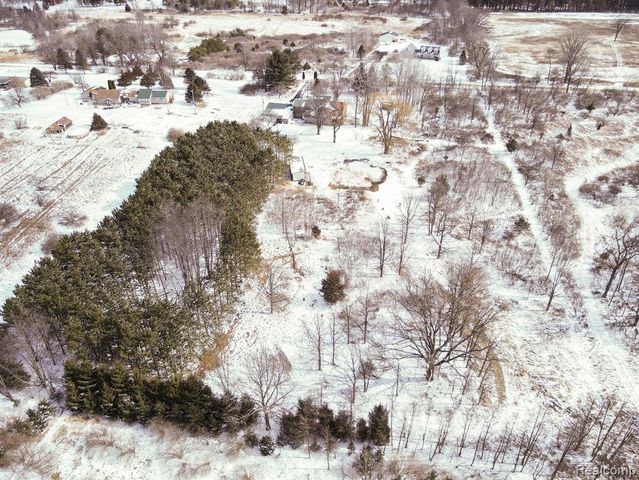 9631 Byron Road, Howell, MI 48855