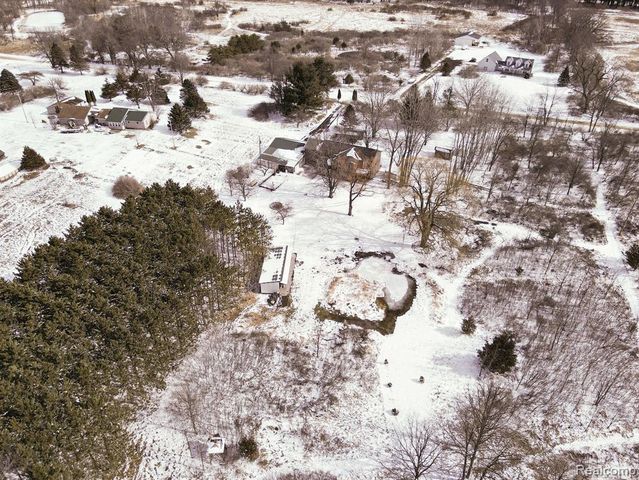 9631 Byron Road, Howell, MI 48855