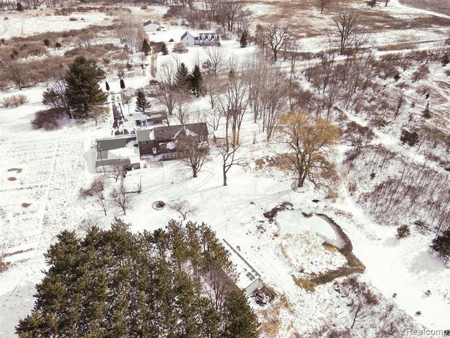 9631 Byron Road, Howell, MI 48855