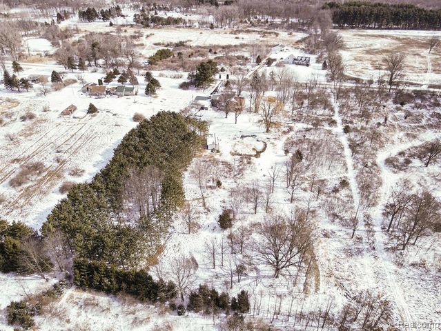 9631 Byron Road, Howell, MI 48855