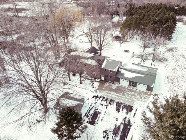 9631 Byron Road, Howell, MI 48855