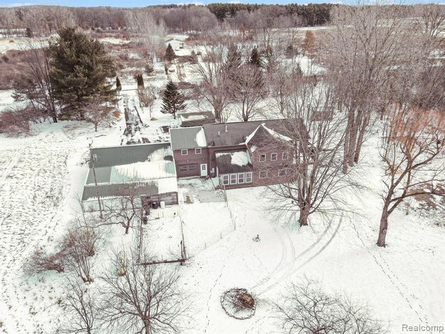 9631 Byron Road, Howell, MI 48855