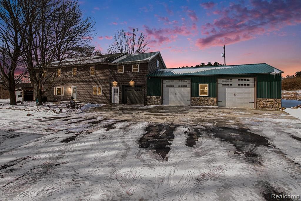 9631 Byron Road, Howell, MI 48855