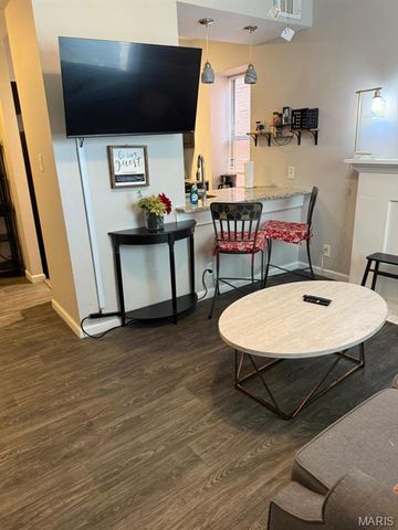 3854 Folsom Avenue 1F, St Louis, MO 63110