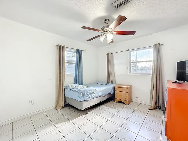 4314 DERBYSHIRE LANE, Orlando, FL 32812