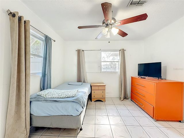 4314 DERBYSHIRE LANE, Orlando, FL 32812