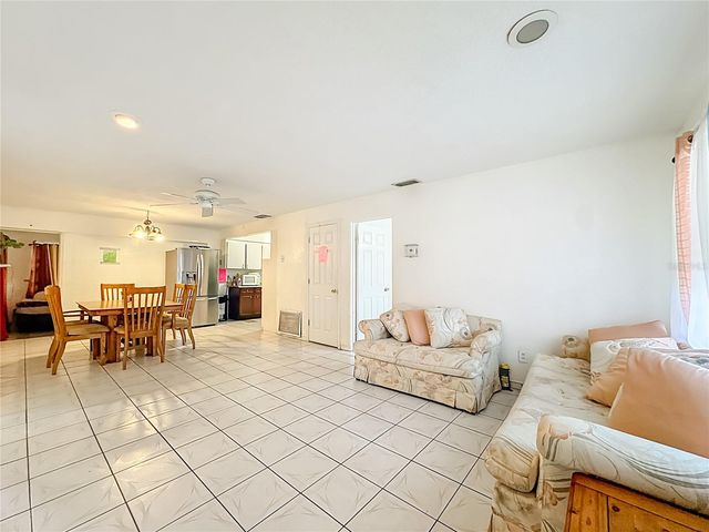 4314 DERBYSHIRE LANE, Orlando, FL 32812