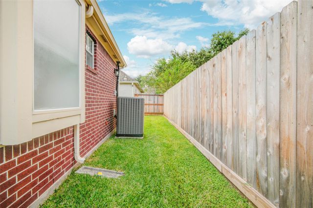 1823 Fantasy Woods Drive, Houston, TX 77094