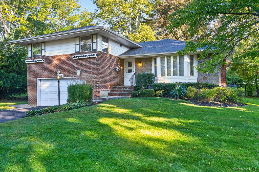 20 Canterbury Road, Woodbury, NY 11797 — photo 2
