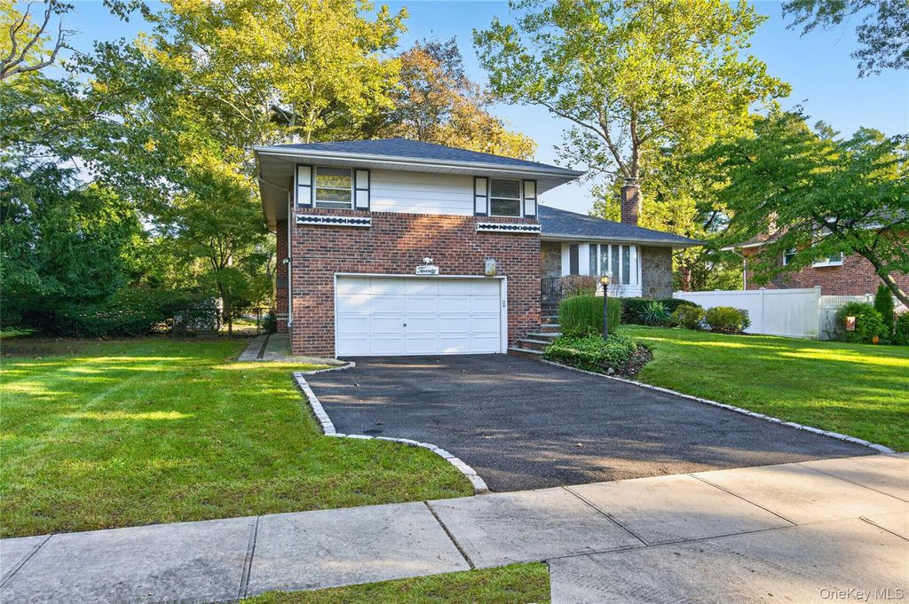 20 Canterbury Road, Woodbury, NY 11797 — photo 4