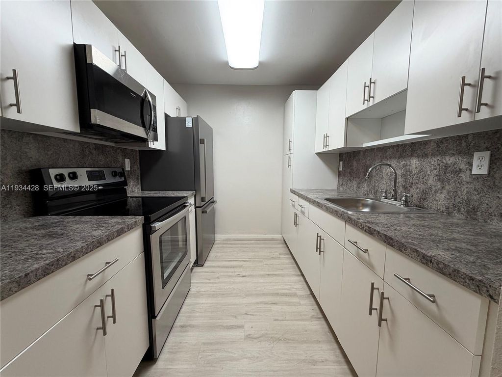 7101 Miami Lakes Dr Q10, Miami Lakes, FL 33014