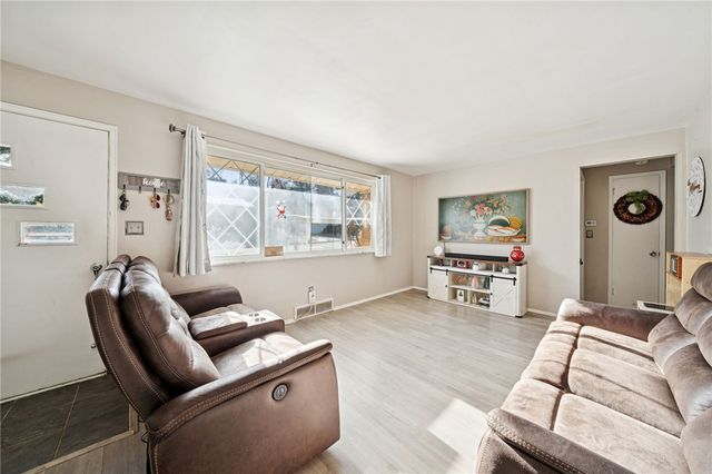 203 Sherrie Dr, Plum Boro, PA 15239