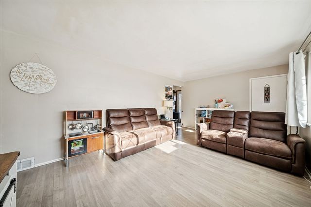 203 Sherrie Dr, Plum Boro, PA 15239