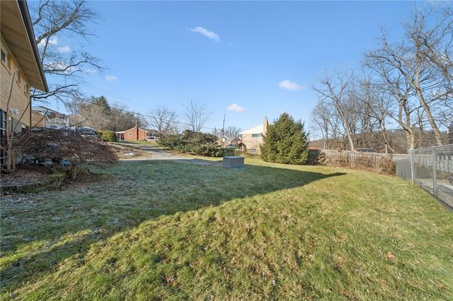 203 Sherrie Dr, Plum Boro, PA 15239