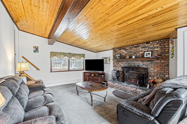 443 Renee Drive, Bayport, NY 11705