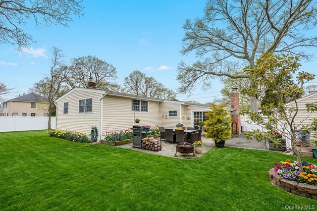 443 Renee Drive, Bayport, NY 11705