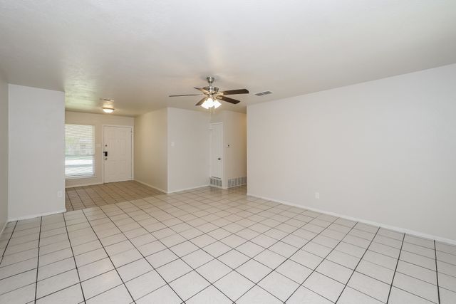 306 Linklea Drive, Duncanville, TX 75137