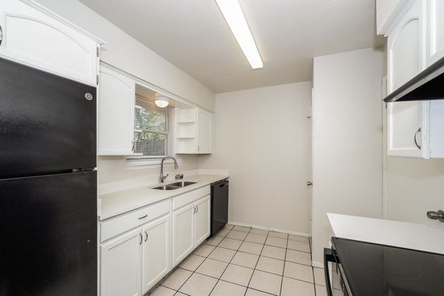 306 Linklea Drive, Duncanville, TX 75137