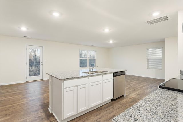 196 Quarter Street, Rossville, GA 30741