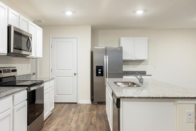 196 Quarter Street, Rossville, GA 30741