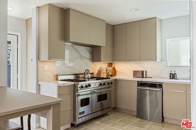 6316 Drexel Avenue, Los Angeles, CA 90048