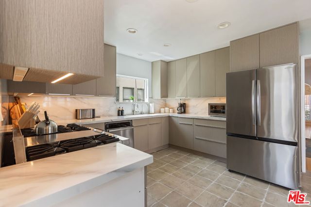 6316 Drexel Avenue, Los Angeles, CA 90048