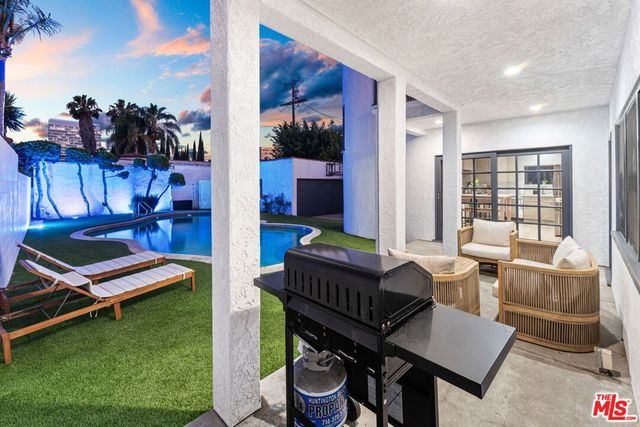 6316 Drexel Avenue, Los Angeles, CA 90048