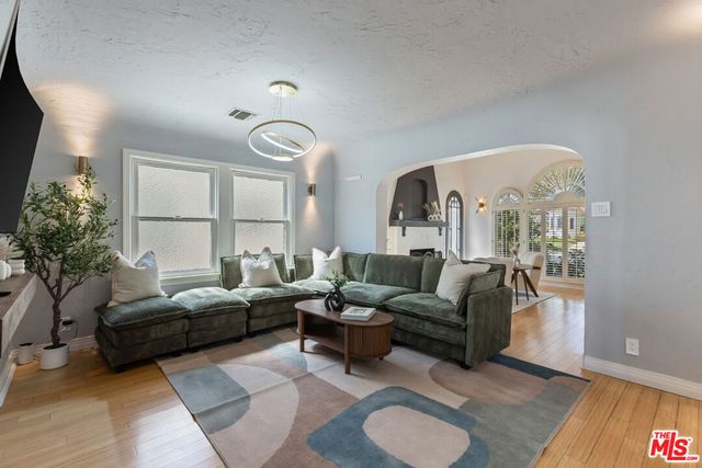6316 Drexel Avenue, Los Angeles, CA 90048