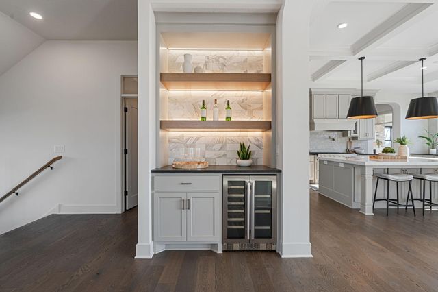 1979 Leaping Deer Circle, Medina, MN 55340