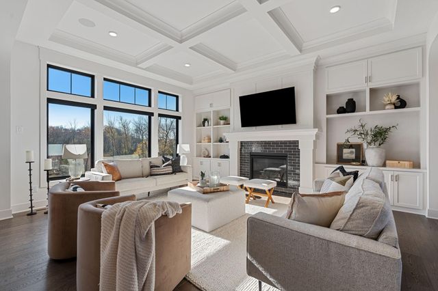 1979 Leaping Deer Circle, Medina, MN 55340