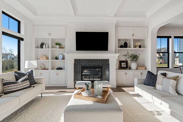 1979 Leaping Deer Circle, Medina, MN 55340