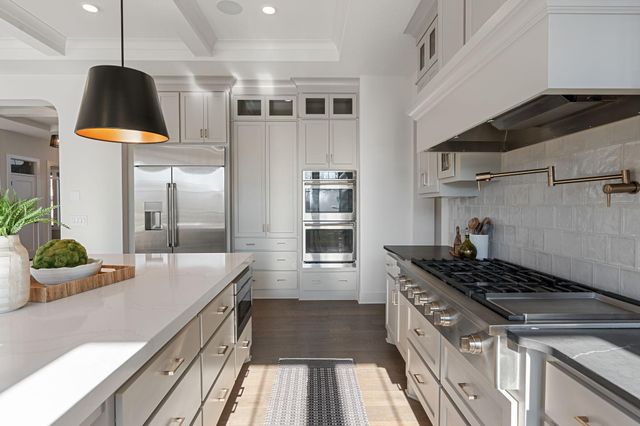 1979 Leaping Deer Circle, Medina, MN 55340