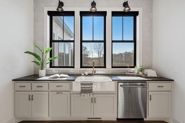 1979 Leaping Deer Circle, Medina, MN 55340