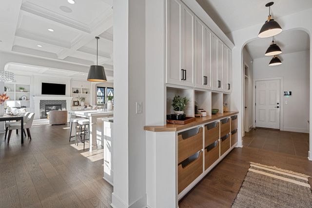 1979 Leaping Deer Circle, Medina, MN 55340