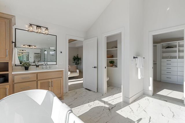 1979 Leaping Deer Circle, Medina, MN 55340