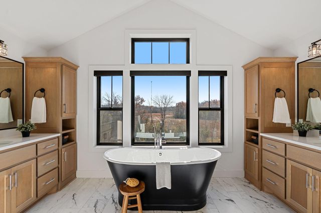 1979 Leaping Deer Circle, Medina, MN 55340