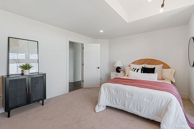 1979 Leaping Deer Circle, Medina, MN 55340